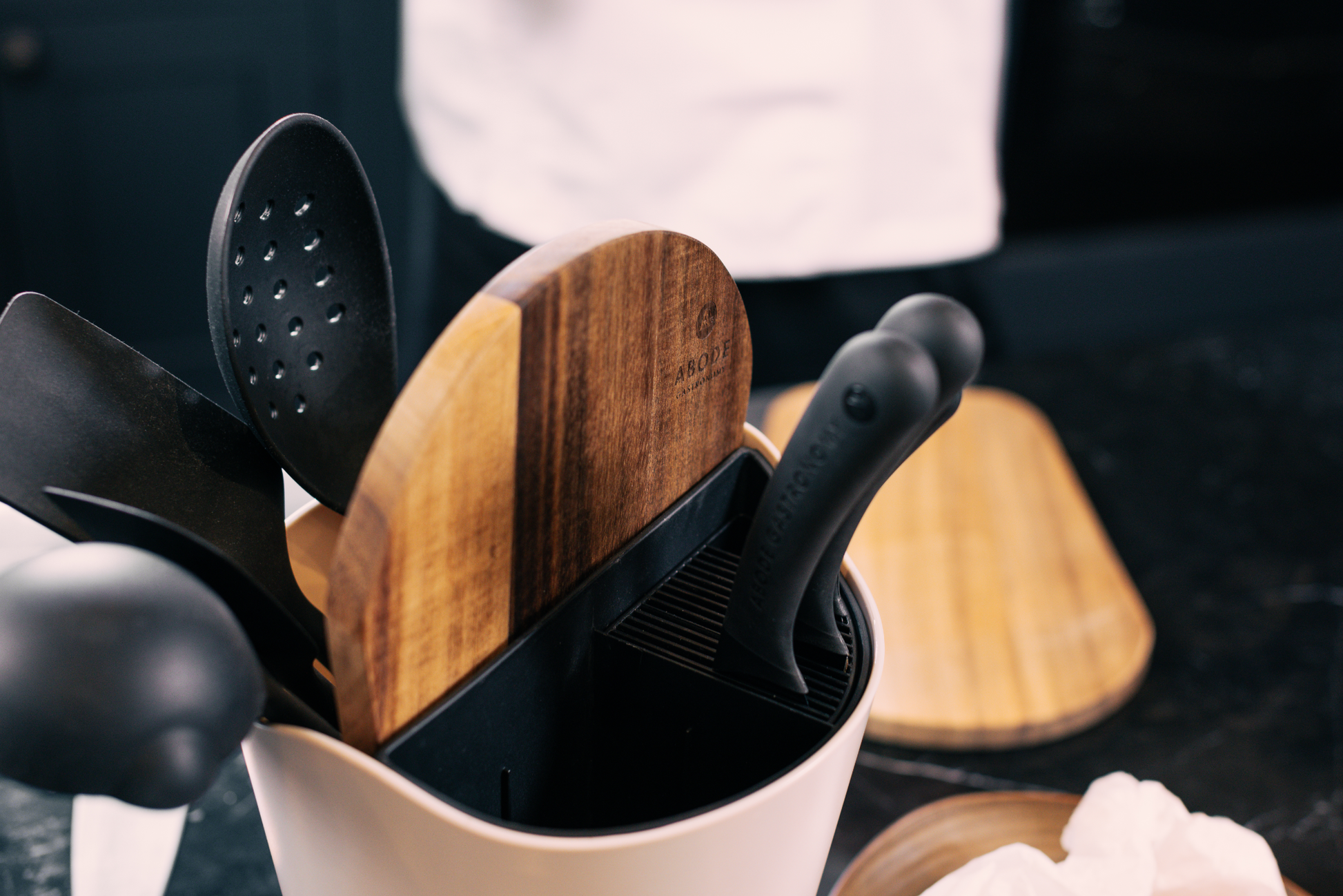 Utensils and Knives Holder with Cutting Board - Cream