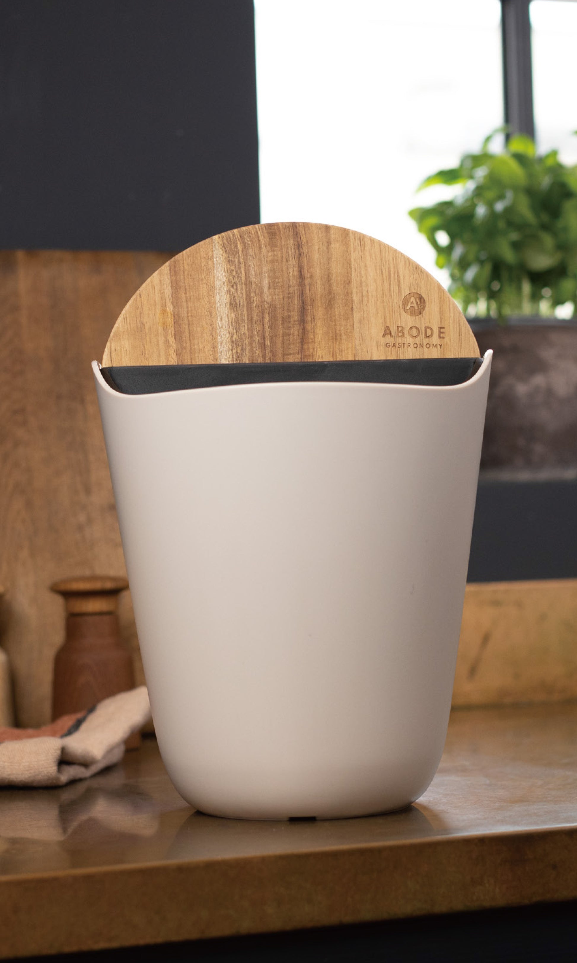 Utensils and Knives Holder with Cutting Board - Cream